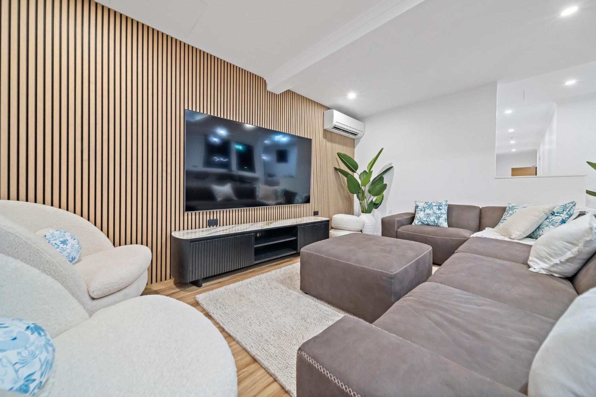 The Pier Pods On The Water- 50M From Townsville Bus Terminal And Ferry Terminal- Passport Id Requried المظهر الخارجي الصورة