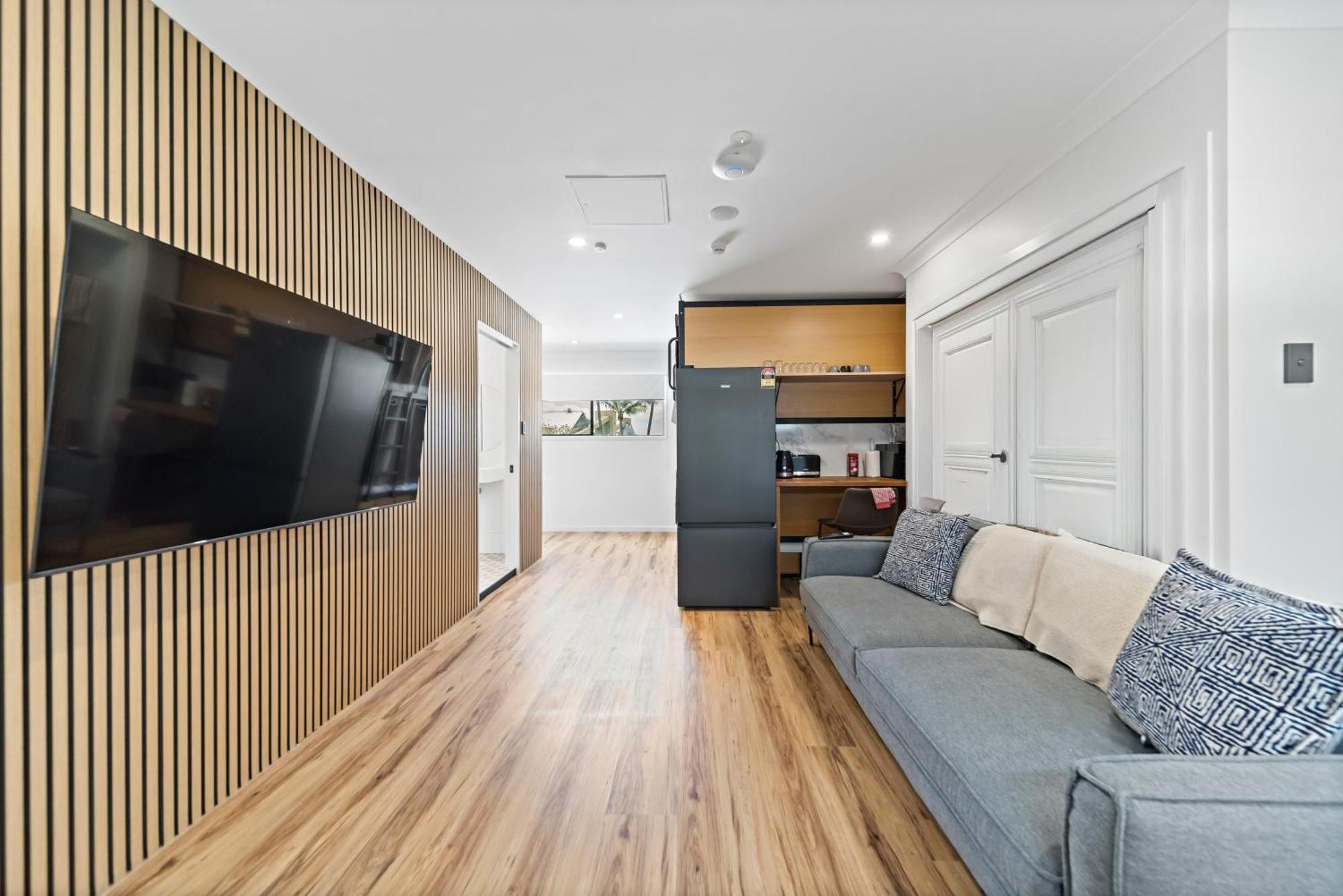 The Pier Pods On The Water- 50M From Townsville Bus Terminal And Ferry Terminal- Passport Id Requried المظهر الخارجي الصورة